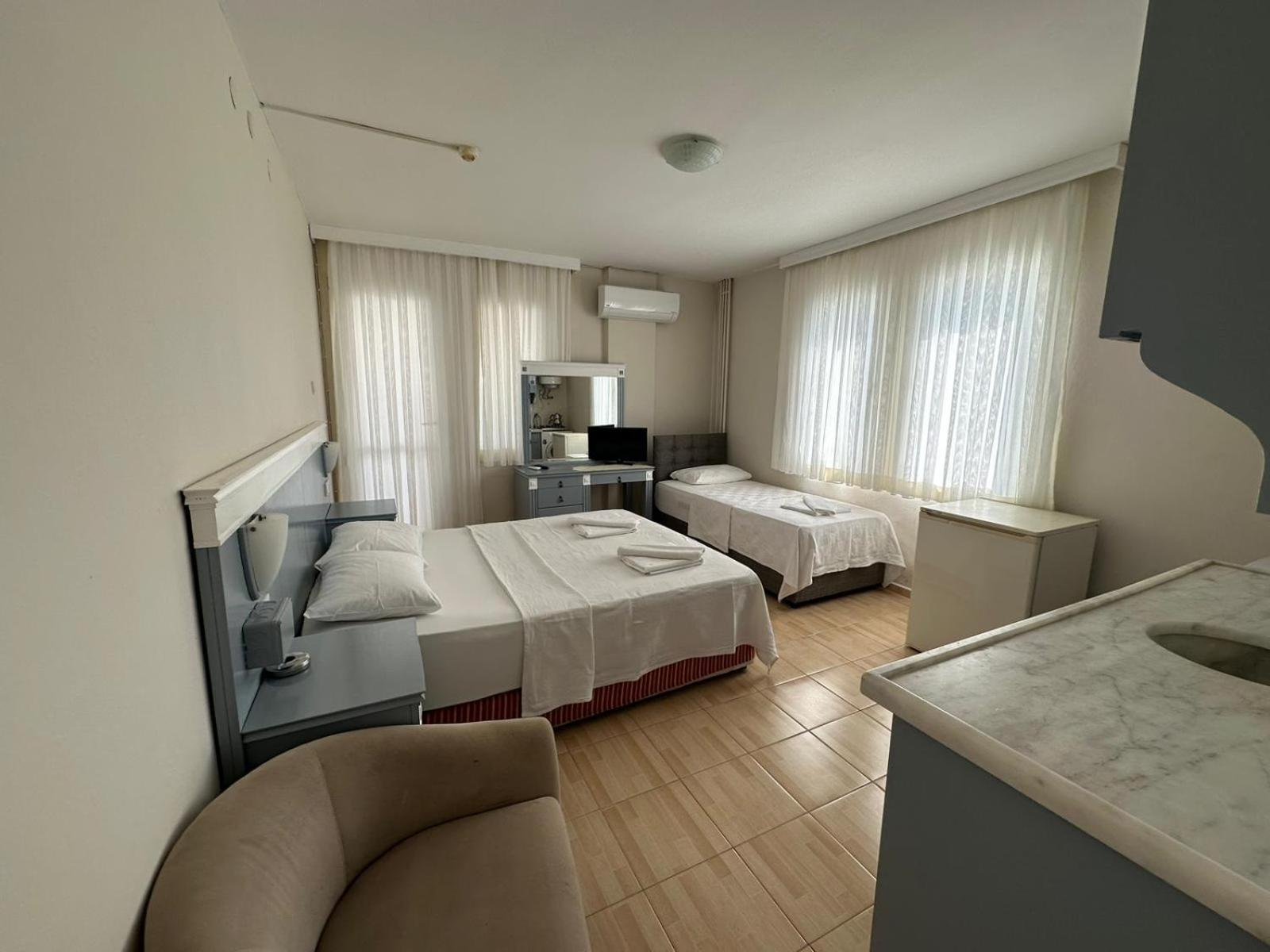 Cicek Apart Hotel Çeşme Esterno foto