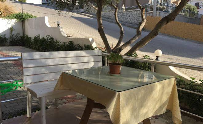 Cicek Apart Hotel Çeşme Esterno foto